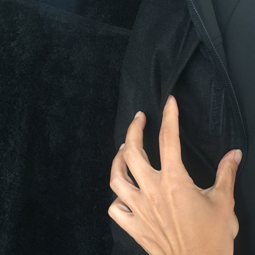 Tumi Stretch Softshell Jacket W/ Fur Lining Medium - Picture 14 of 15